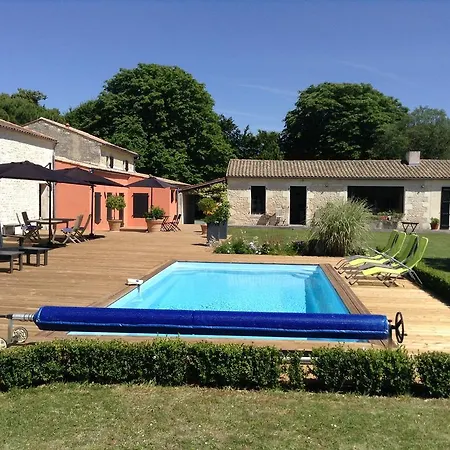 La Grange D'aunis Bed & Breakfast