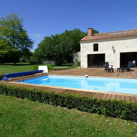Frühstückspension La Grange D'aunis 4*